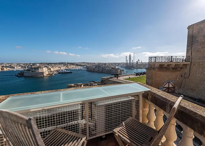 Апартаменты Harbour Heights *